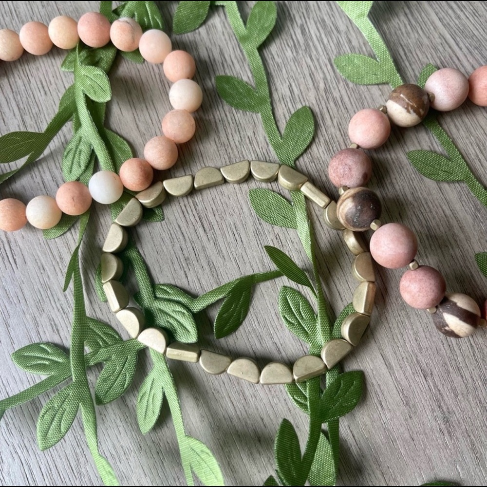 3/$30 3 Piece Natural Pink Stone Beaded Stacking Bracelets Elastic For Fit NWT